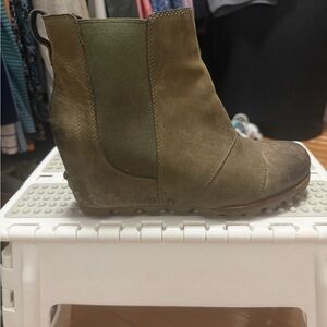 Sorel Olive Green Suede Chelsea Wedge Boot